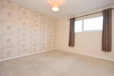 34 The Bourne, Bovingdon, Hemel Hempstead, HP3 0EN