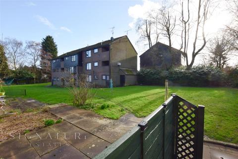 34 The Bourne, Bovingdon, Hemel Hempstead, HP3 0EN