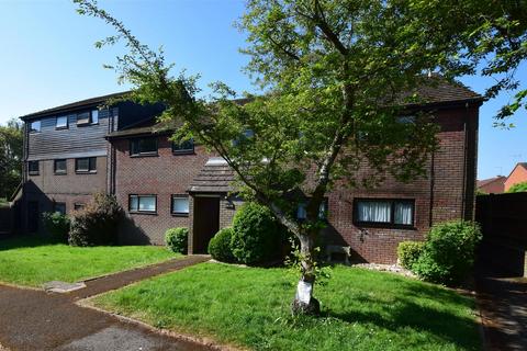 34 The Bourne, Bovingdon, Hemel Hempstead, HP3 0EN