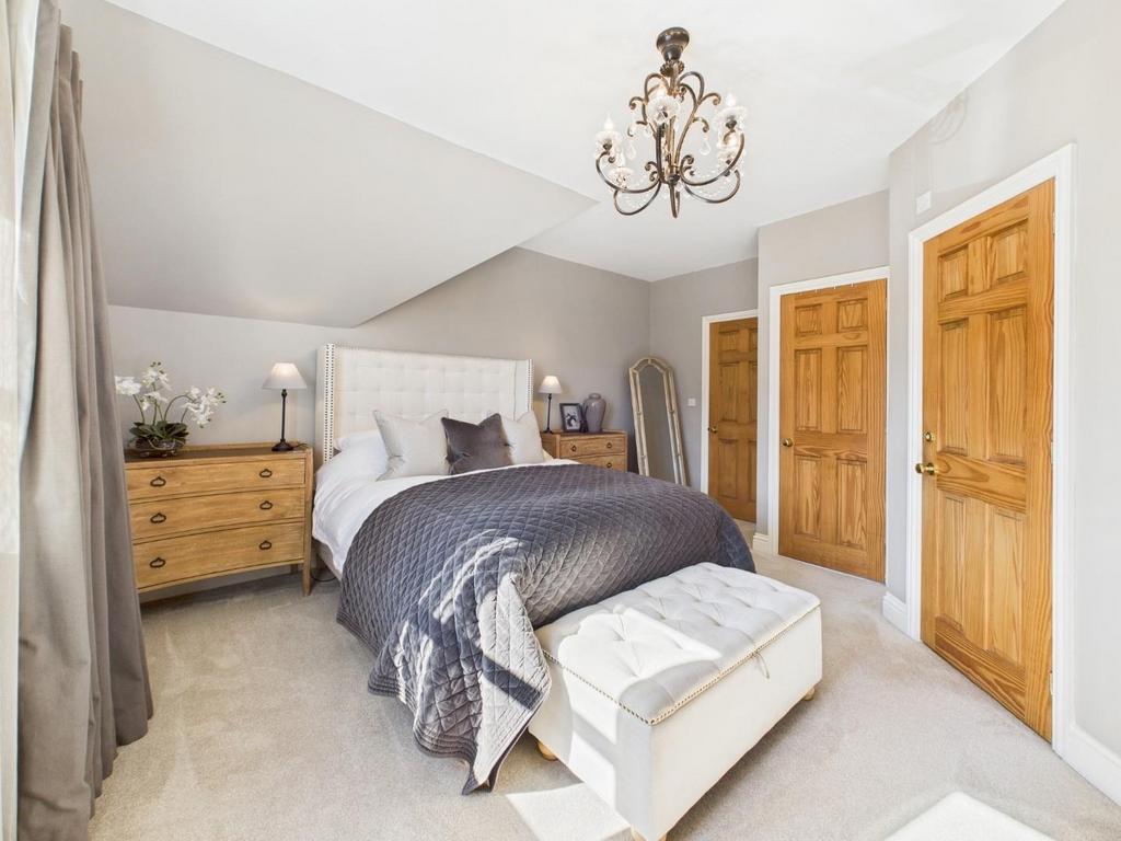 CAM04899 G0-PR0054-STILL020.jpg