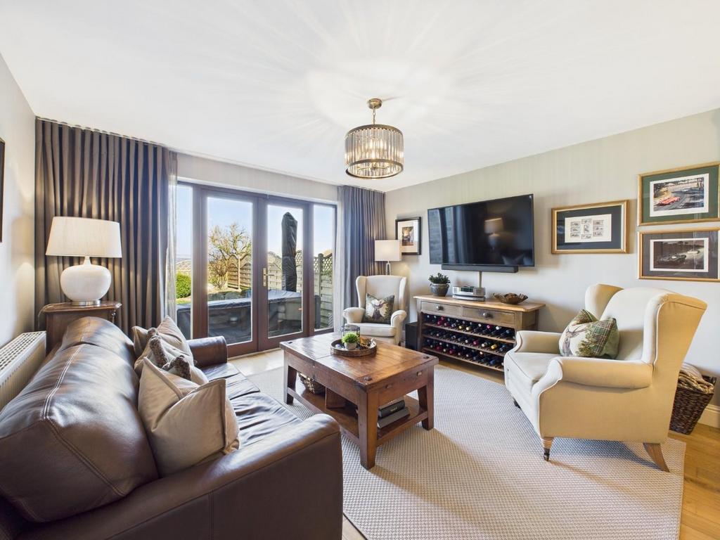 CAM04899 G0-PR0054-STILL009.jpg