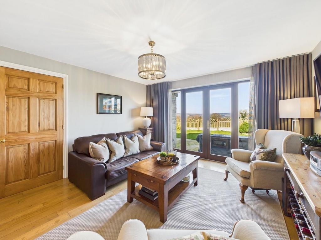 CAM04899 G0-PR0054-STILL010.jpg