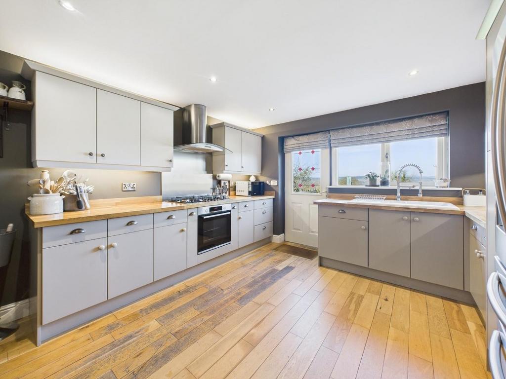 CAM04899 G0-PR0054-STILL013.jpg