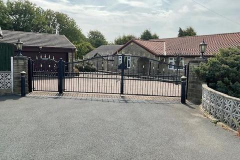 3 bedroom bungalow for sale, 293, Halifax Road, Liversedge, Yorkshire, WF15 6NE