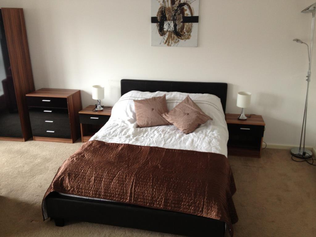 Hive 06 Bedroom Area lge