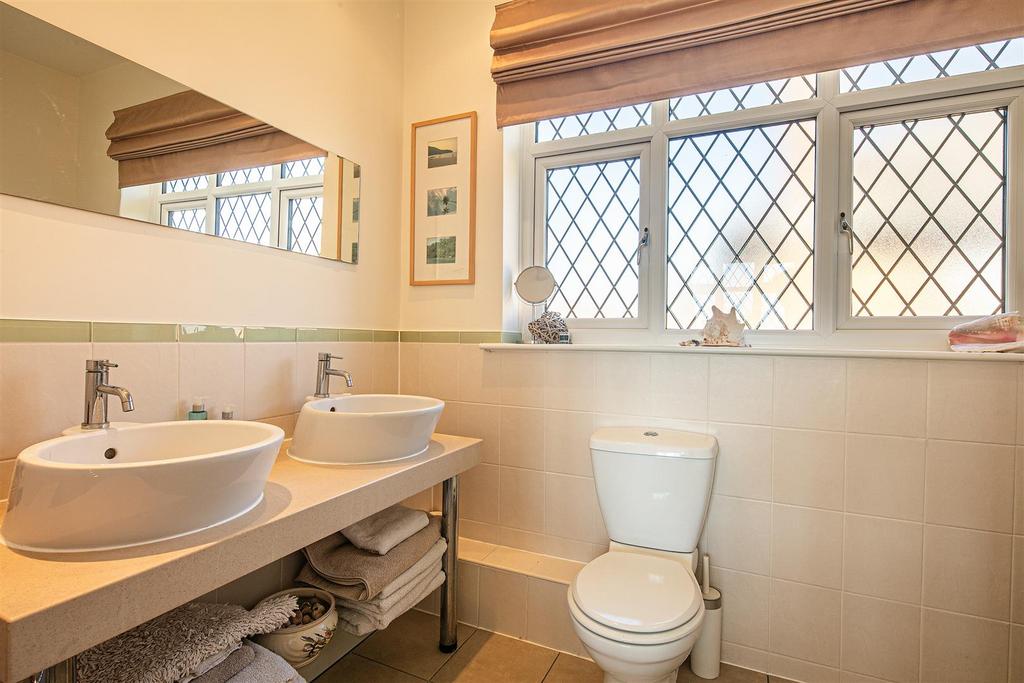 Ensuite