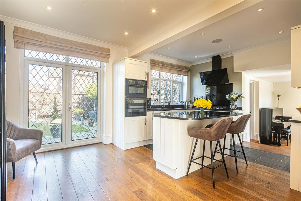 Dining kitchen
