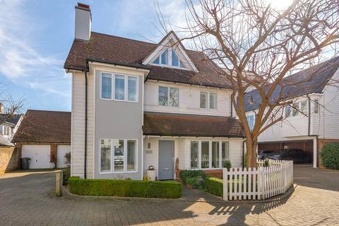 1 Edgar Close, Kings Hill, West Malling, ME19 4JE
