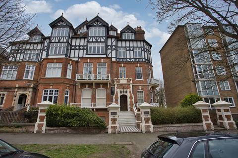 3 bedroom flat for sale, Earls Avenue, Folkestone, CT20