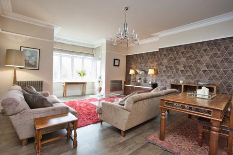 3 bedroom flat for sale, Earls Avenue, Folkestone, CT20