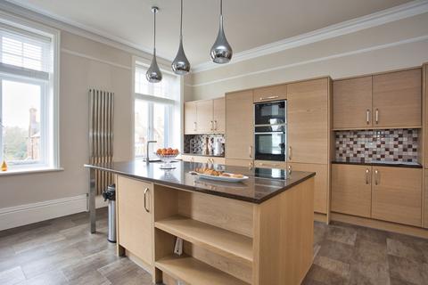 3 bedroom flat for sale, Earls Avenue, Folkestone, CT20