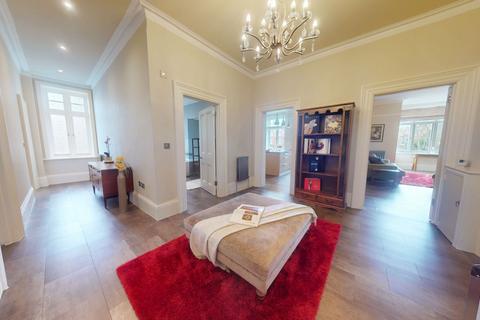 3 bedroom flat for sale, Earls Avenue, Folkestone, CT20
