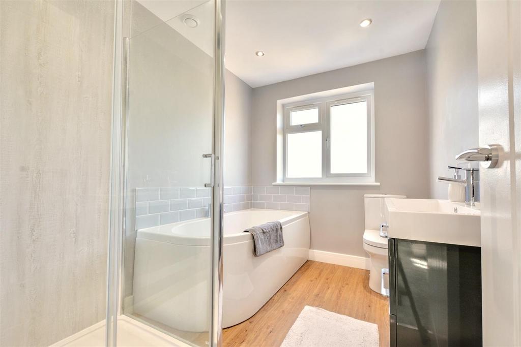 Bathroom 2.jpeg