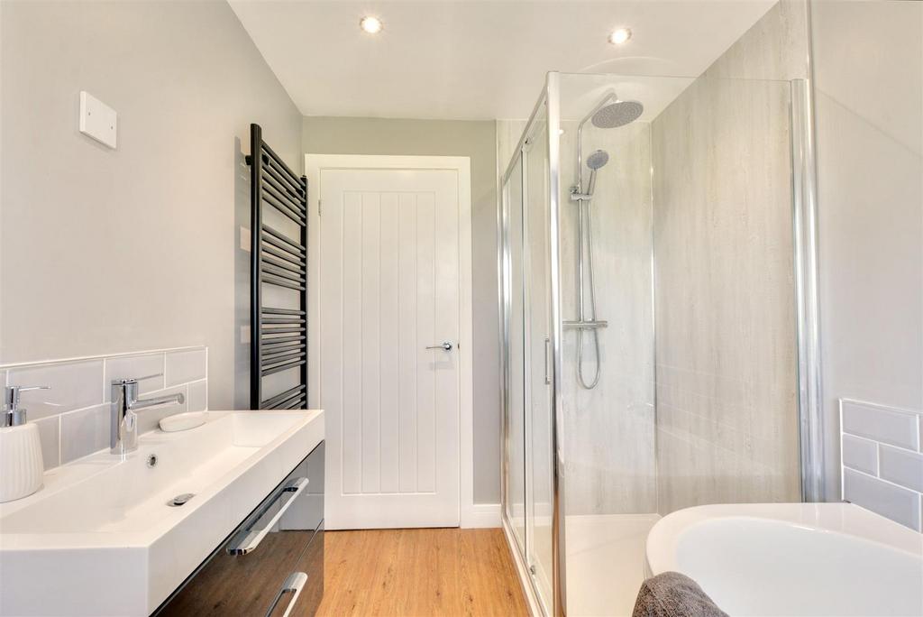 Bathroom 3.jpeg