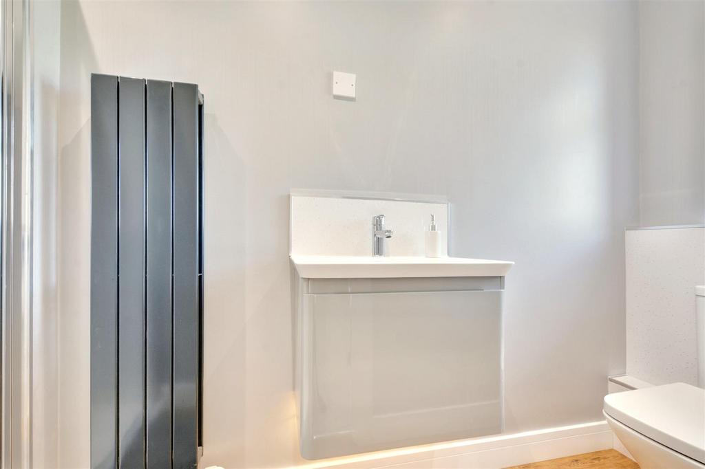 Ensuite 2.jpeg