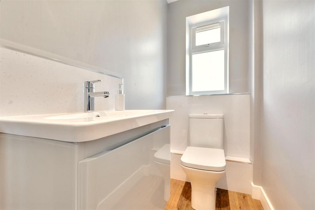Ensuite 3.jpeg