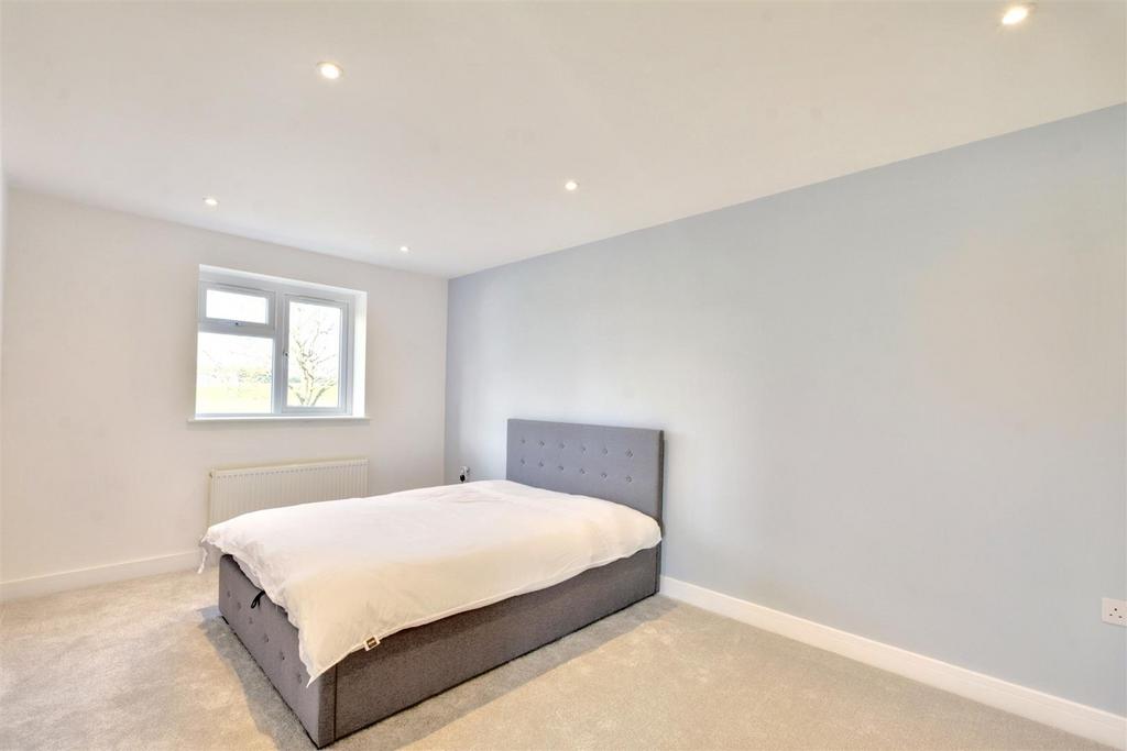 Bedroom 1 1.jpeg