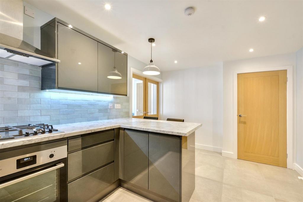 Kitchen 3.jpeg