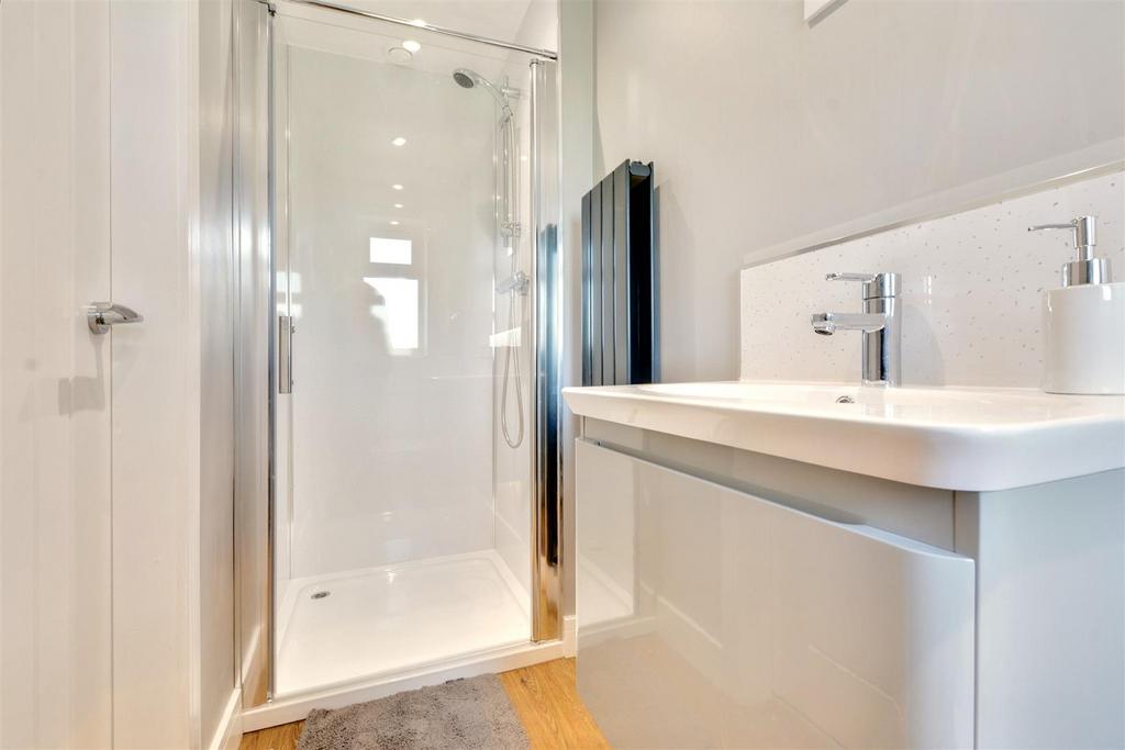 Ensuite 4.jpeg
