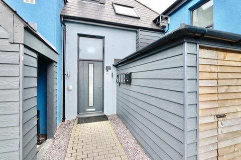 2 bedroom apartment for sale, William Street, Gilfach, CF81