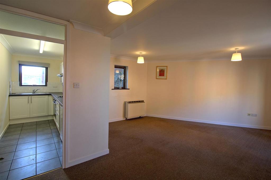 Lounge/Dining area