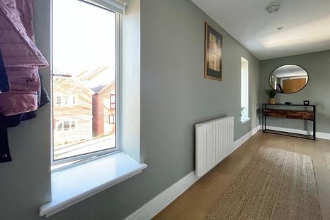 2 bedroom apartment for sale, Queens Road, FARNBOROUGH GU14