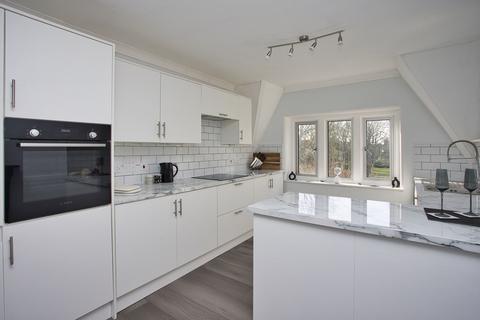2 bedroom flat for sale, Grimston Gardens, Folkestone, CT20