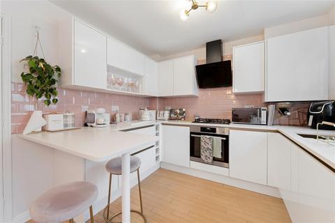 3 bedroom semi-detached house for sale, Alberbury Avenue, Timperley, Altrincham