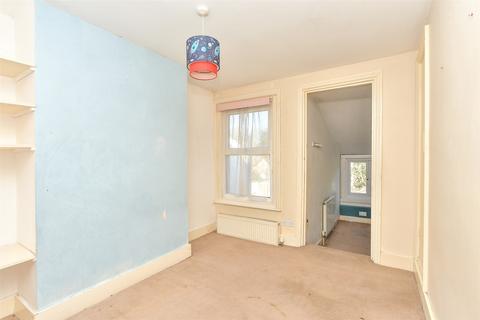 7 Station Road, Meopham, Gravesend, DA13 0LX