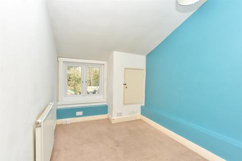 7 Station Road, Meopham, Gravesend, DA13 0LX