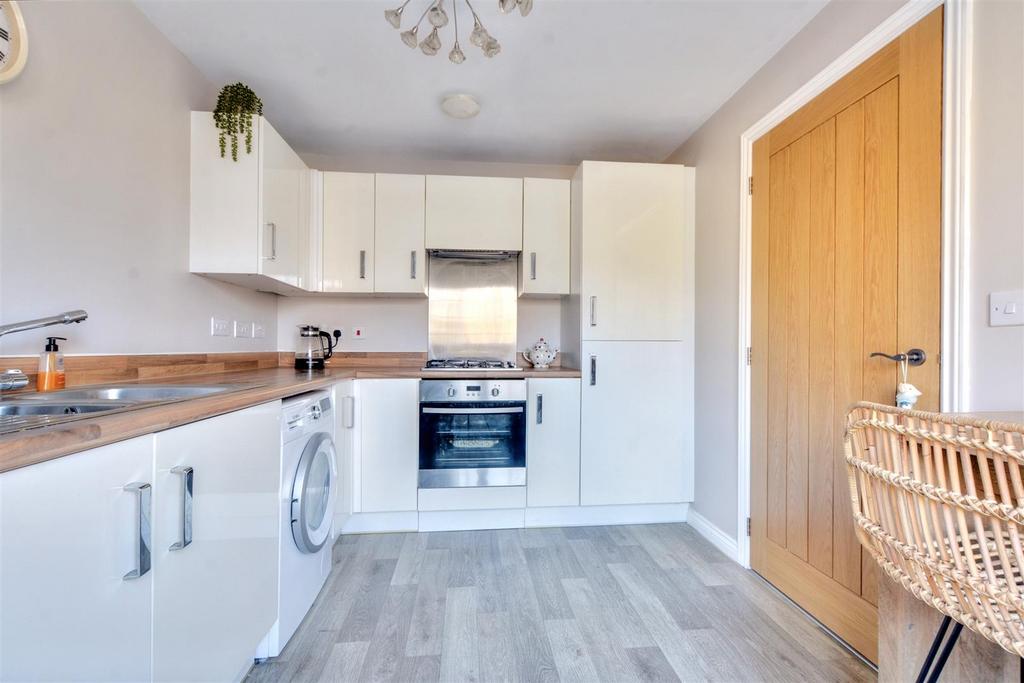 Kitchen 1.jpeg