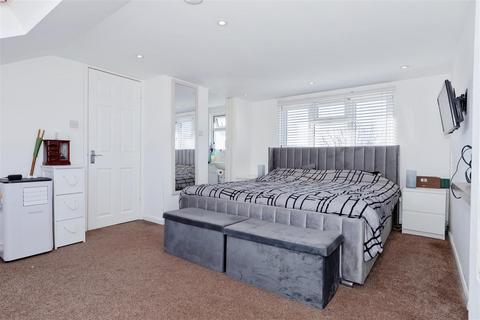 4 bedroom terraced house for sale, Chesterfield Road, Goring-By-Sea