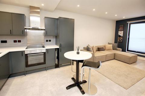 1 bedroom flat for sale, Lyons Crescent, Tonbridge
