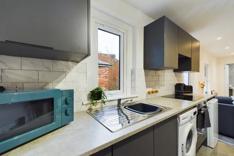 Studio to rent, Southgate Street, Gloucester