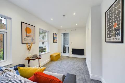 Studio to rent, Southgate Street, Gloucester