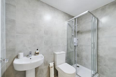 Studio to rent, Southgate Street, Gloucester