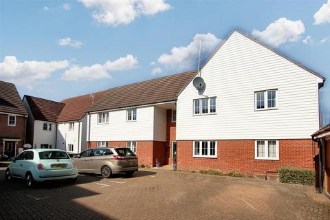 2 bedroom flat for sale, Taylor Close, Tonbridge