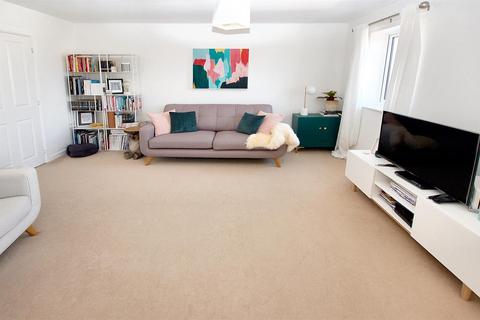 2 bedroom flat for sale, Taylor Close, Tonbridge