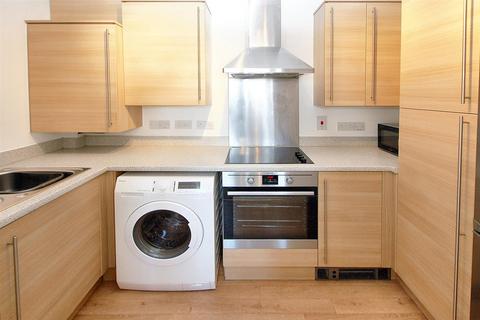 2 bedroom flat for sale, Taylor Close, Tonbridge