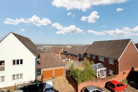 2 bedroom flat for sale, Taylor Close, Tonbridge