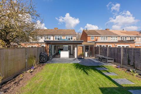 3 bedroom semi-detached house for sale, Meadfield Road, Langley SL3