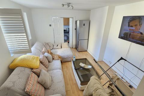 2 bedroom flat for sale, London SE25