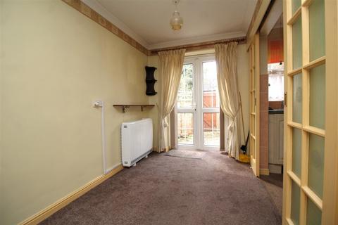2 bedroom terraced house for sale, Barn Close, Peterborough