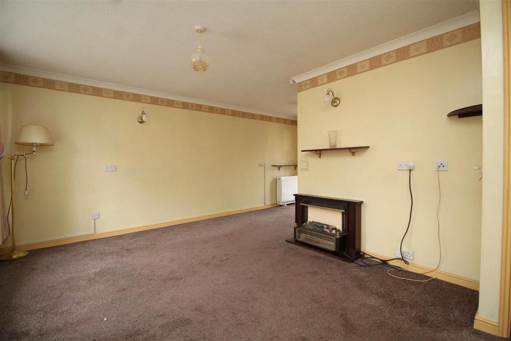 Living room 2 .JPG