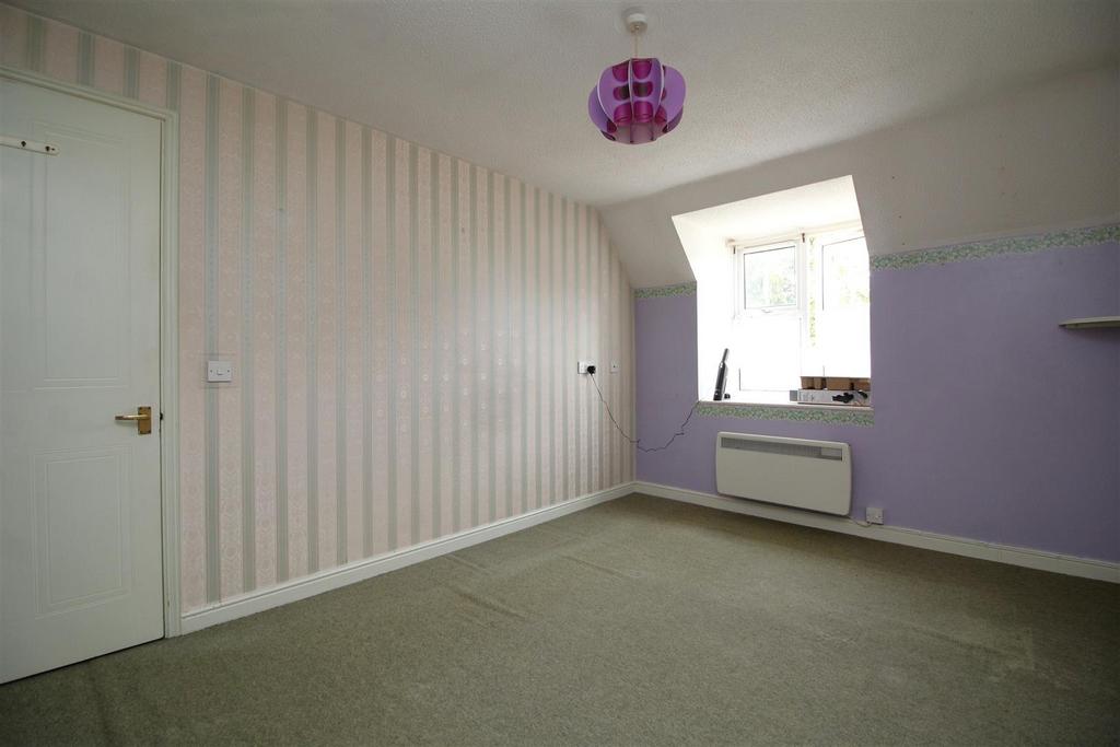 Bedroom 1 .JPG