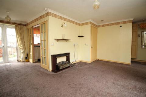 2 bedroom terraced house for sale, Barn Close, Peterborough