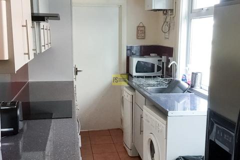 5 bedroom terraced house to rent, Dawlish Road, Birmingham B29