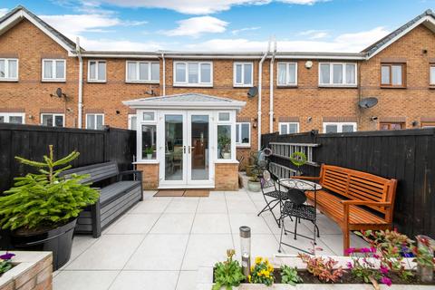 2 bedroom terraced house for sale, Wentworth Avenue, Emley, HD8