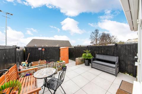 2 bedroom terraced house for sale, Wentworth Avenue, Emley, HD8