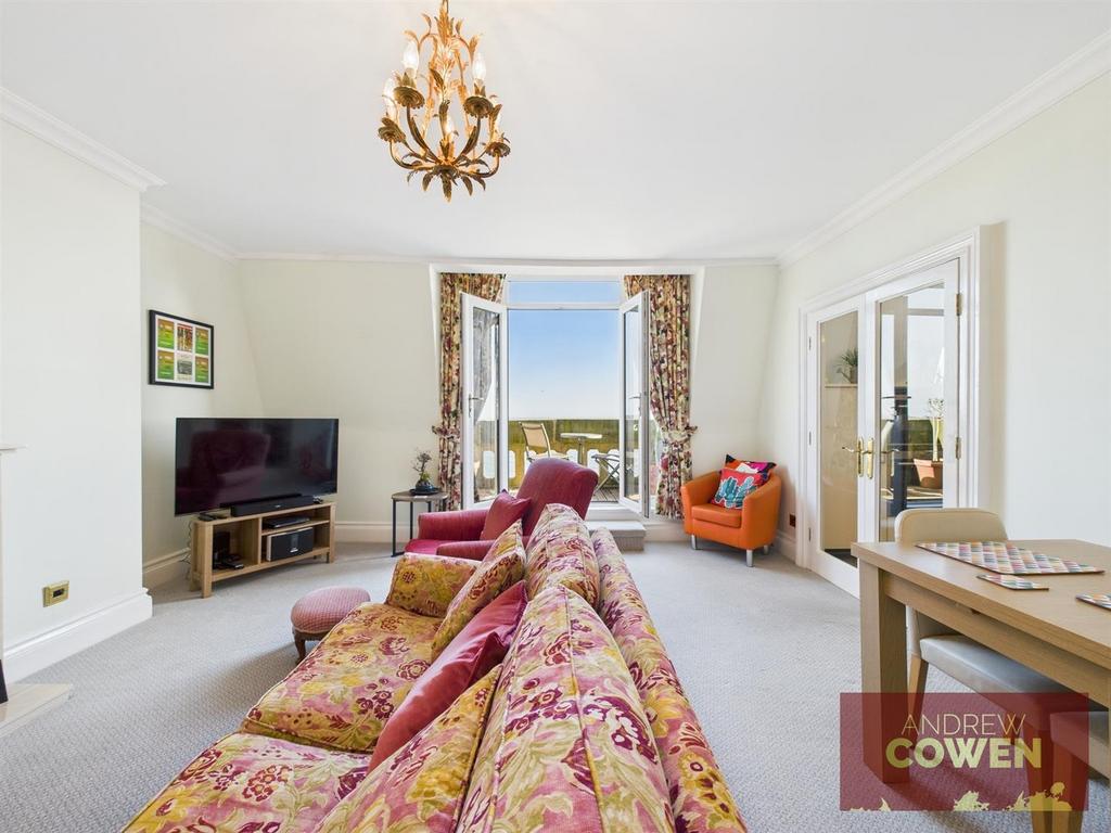 CAM03358 G0-PR0192-STILL014.jpg